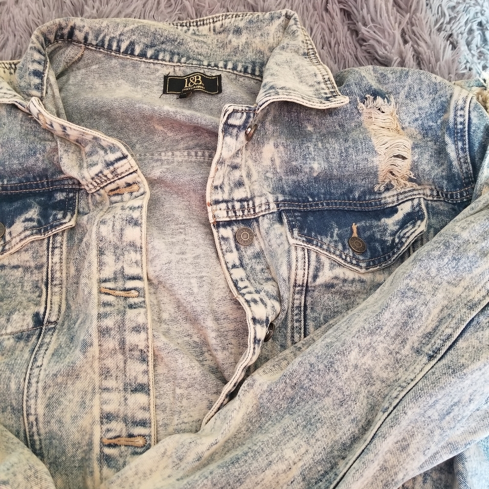 Distressed denim jacket - Picture 2 of 4